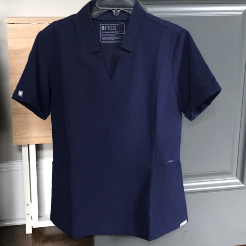Figs Scrub Top